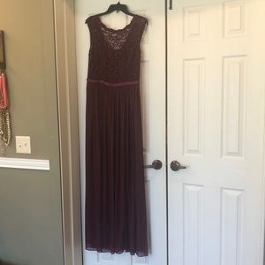 David’s bridal size 10 wine bridesmaid dress